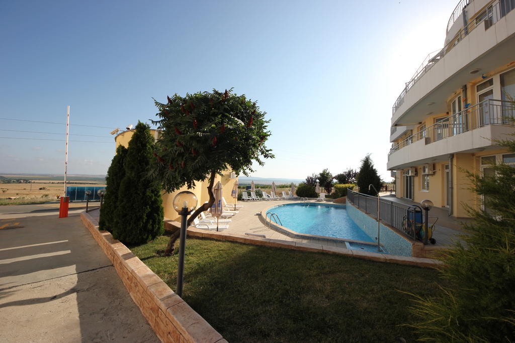 Menada Sunset Kosharitsa Apartments Ngoại thất bức ảnh