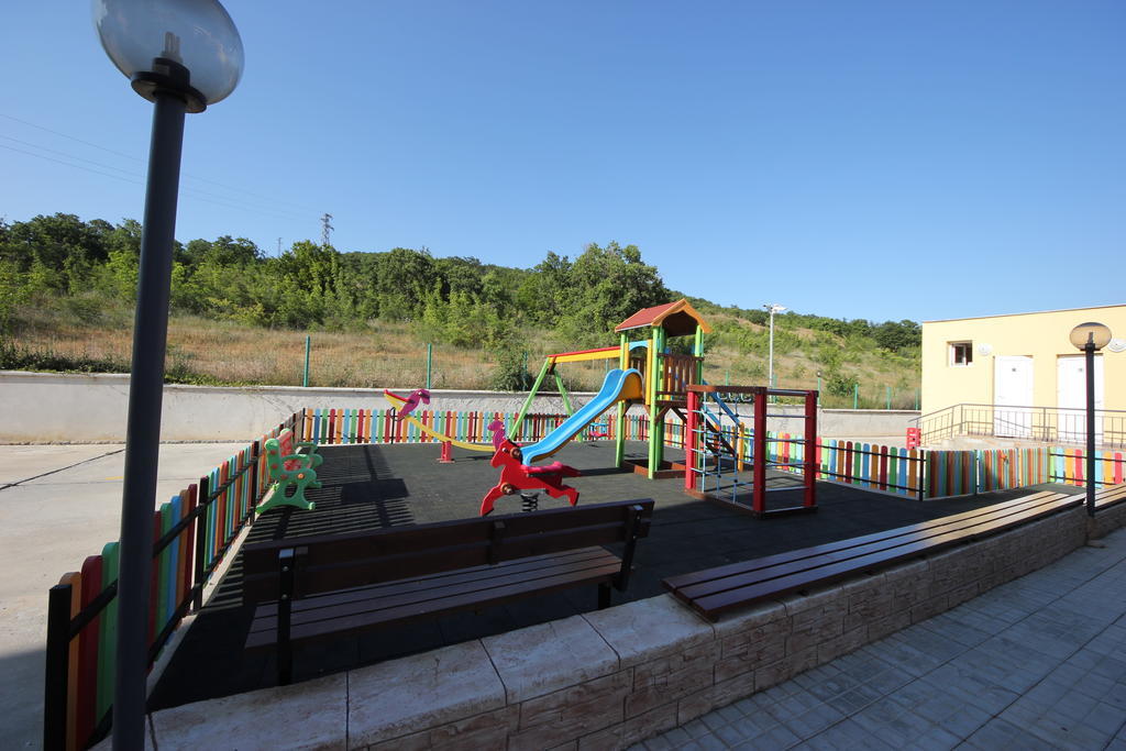 Menada Sunset Kosharitsa Apartments Ngoại thất bức ảnh