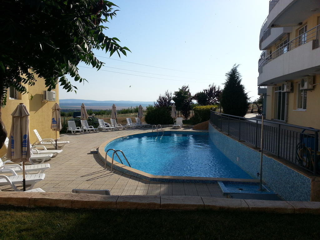 Menada Sunset Kosharitsa Apartments Ngoại thất bức ảnh