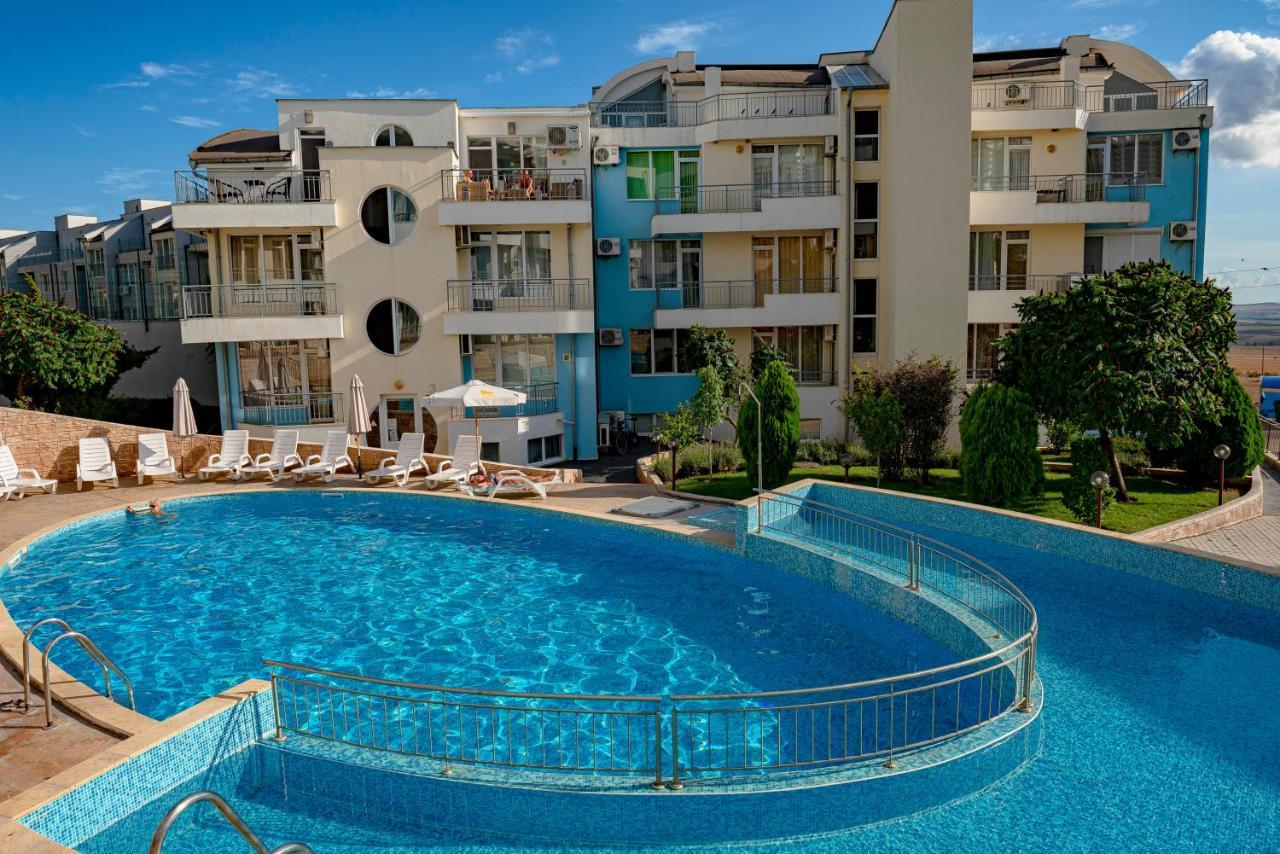 Menada Sunset Kosharitsa Apartments Ngoại thất bức ảnh